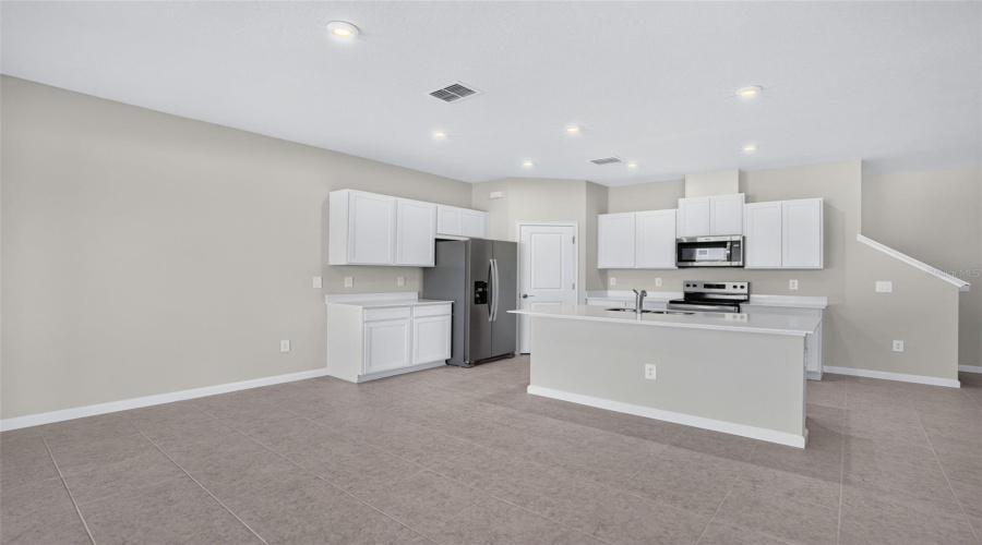 Palmetto, Florida 34221, 3 Bedroom Bedrooms, ,2 Bathroombathrooms,Residential,For Sale,Skylight,0,Mfrtb8487327