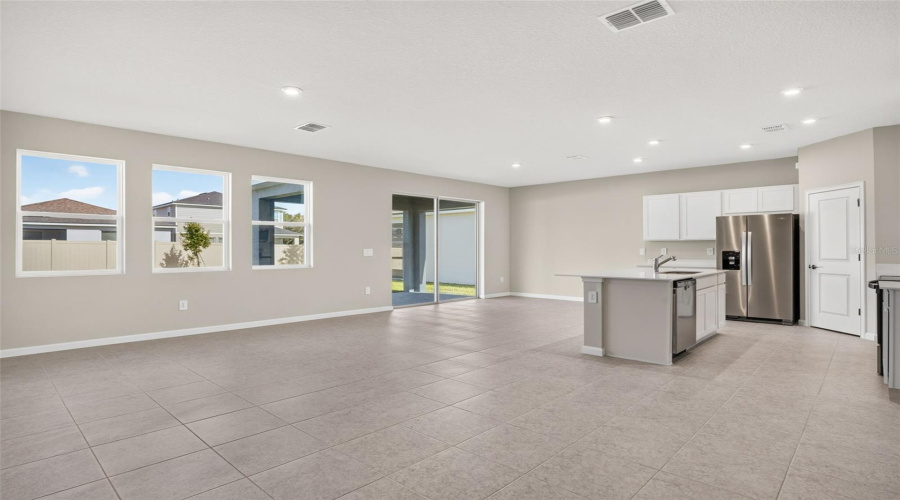 Palmetto, Florida 34221, 3 Bedroom Bedrooms, ,2 Bathroombathrooms,Residential,For Sale,Skylight,0,Mfrtb8487327