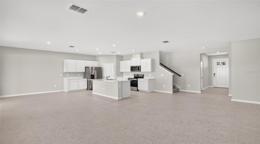 Palmetto, Florida 34221, 3 Bedroom Bedrooms, ,2 Bathroombathrooms,Residential,For Sale,Skylight,0,Mfrtb8487327