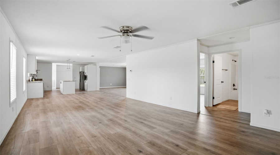 Weeki Wachee, Florida 34613, 4 Bedroom Bedrooms, ,2 Bathroombathrooms,Residential,For Sale,Round Lake,0,Mfrw7884685