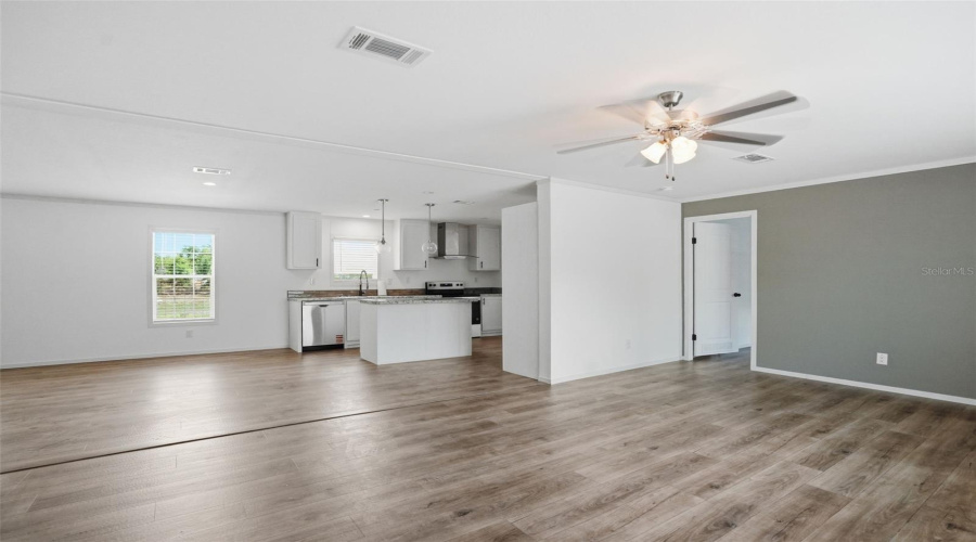 Weeki Wachee, Florida 34613, 4 Bedroom Bedrooms, ,2 Bathroombathrooms,Residential,For Sale,Round Lake,0,Mfrw7884685