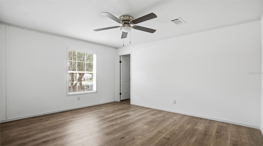 Weeki Wachee, Florida 34613, 4 Bedroom Bedrooms, ,2 Bathroombathrooms,Residential,For Sale,Round Lake,0,Mfrw7884685