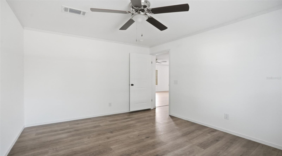 Weeki Wachee, Florida 34613, 4 Bedroom Bedrooms, ,2 Bathroombathrooms,Residential,For Sale,Round Lake,0,Mfrw7884685