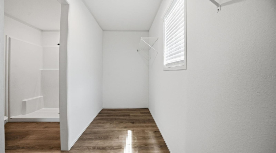 Weeki Wachee, Florida 34613, 4 Bedroom Bedrooms, ,2 Bathroombathrooms,Residential,For Sale,Round Lake,0,Mfrw7884685