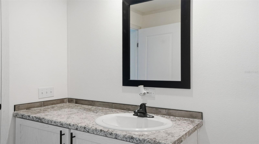 Weeki Wachee, Florida 34613, 4 Bedroom Bedrooms, ,2 Bathroombathrooms,Residential,For Sale,Round Lake,0,Mfrw7884685