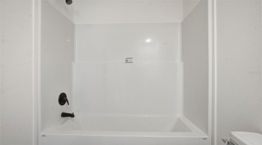 Weeki Wachee, Florida 34613, 4 Bedroom Bedrooms, ,2 Bathroombathrooms,Residential,For Sale,Round Lake,0,Mfrw7884685