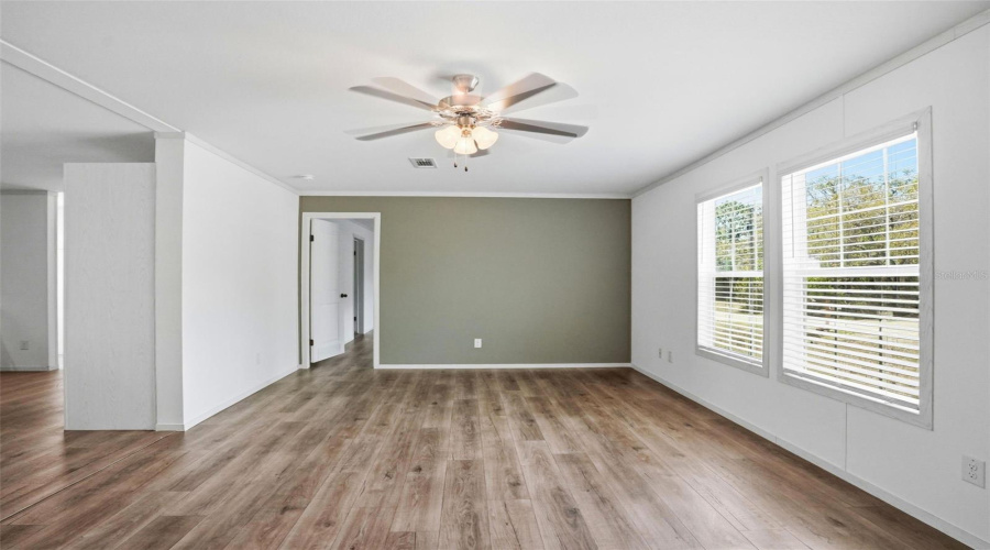 Weeki Wachee, Florida 34613, 4 Bedroom Bedrooms, ,2 Bathroombathrooms,Residential,For Sale,Round Lake,0,Mfrw7884685