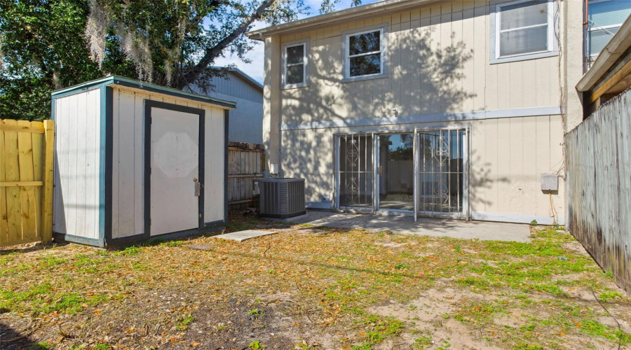 Tampa, Florida 33617, 3 Bedroom Bedrooms, ,2 Bathroombathrooms,Residential,For Sale,Tennis Court,0,Mfrtb8466695