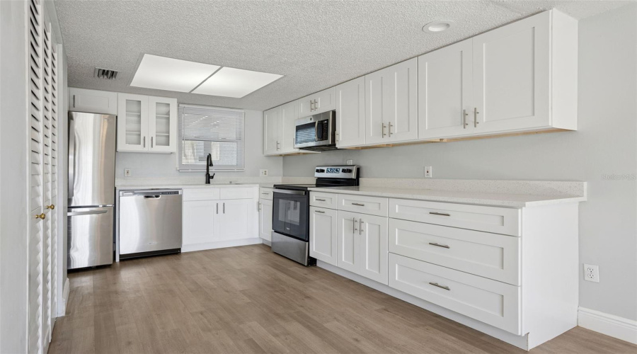 Tampa, Florida 33617, 3 Bedroom Bedrooms, ,2 Bathroombathrooms,Residential,For Sale,Tennis Court,0,Mfrtb8466695