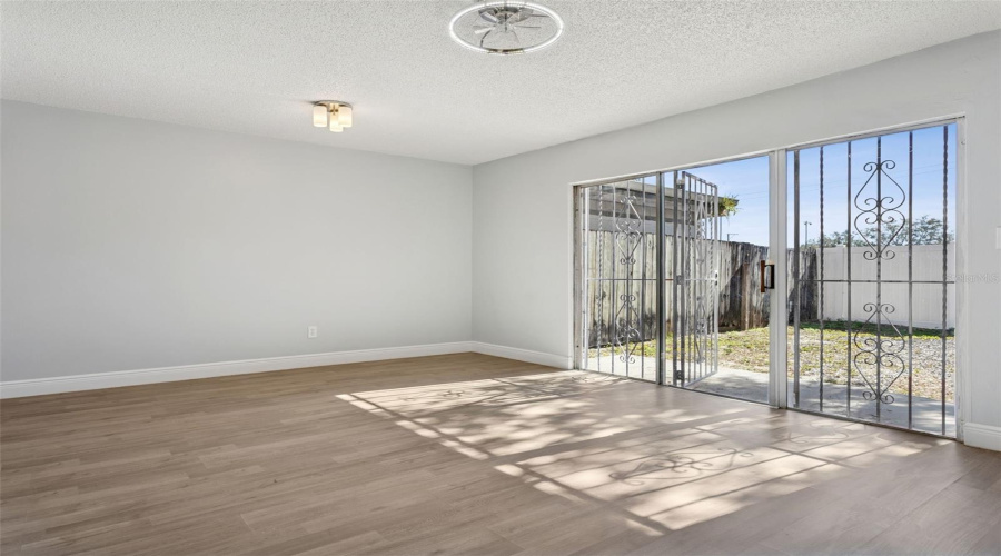Tampa, Florida 33617, 3 Bedroom Bedrooms, ,2 Bathroombathrooms,Residential,For Sale,Tennis Court,0,Mfrtb8466695