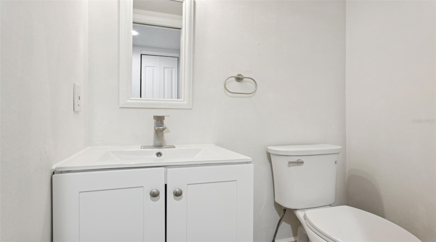 Tampa, Florida 33617, 3 Bedroom Bedrooms, ,2 Bathroombathrooms,Residential,For Sale,Tennis Court,0,Mfrtb8466695