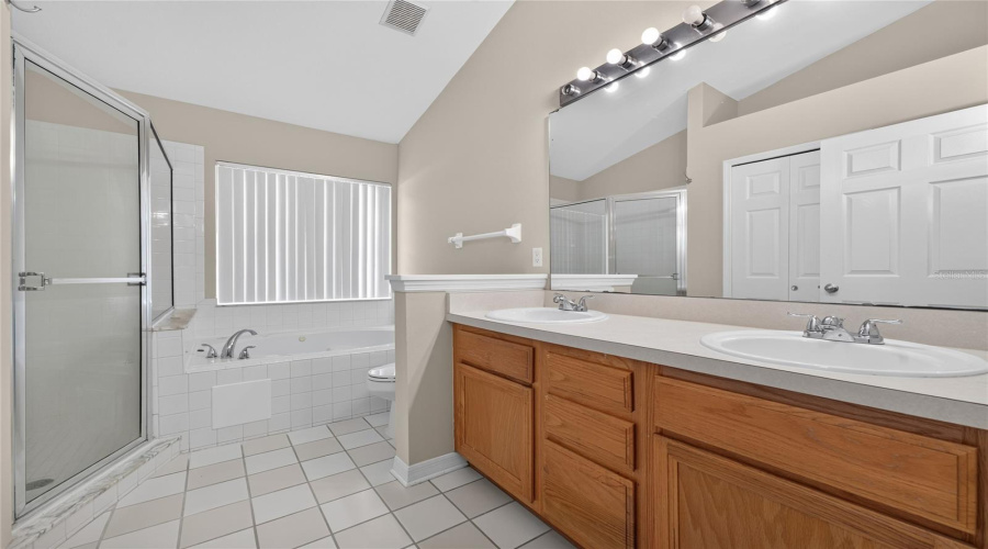 Orlando, Florida 32828, 3 Bedroom Bedrooms, ,2 Bathroombathrooms,Residential,For Sale,Emeraldview,0,Mfro6433744
