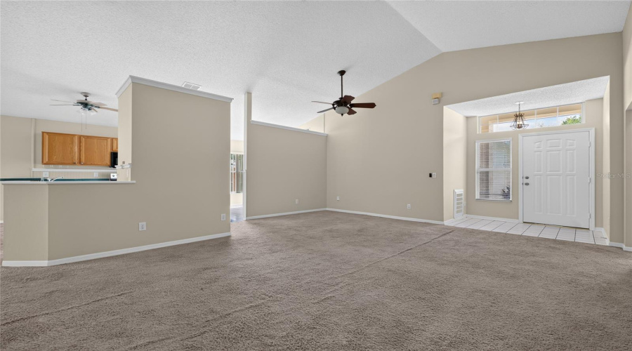 Orlando, Florida 32828, 3 Bedroom Bedrooms, ,2 Bathroombathrooms,Residential,For Sale,Emeraldview,0,Mfro6433744