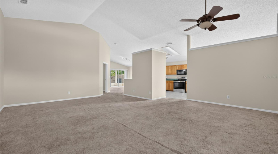 Orlando, Florida 32828, 3 Bedroom Bedrooms, ,2 Bathroombathrooms,Residential,For Sale,Emeraldview,0,Mfro6433744