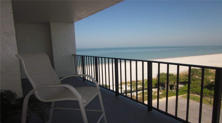 Balcony With Breathtaking Water Views Of Both The Beach &Amp; Harbor!