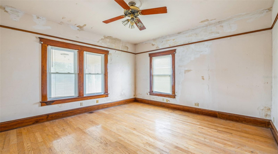 Tarpon Springs, Florida 34689, 4 Bedroom Bedrooms, ,3 Bathroombathrooms,Residential,For Sale,Division,0,Mfru8224317