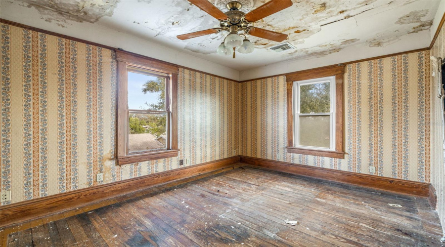 Tarpon Springs, Florida 34689, 4 Bedroom Bedrooms, ,3 Bathroombathrooms,Residential,For Sale,Division,0,Mfru8224317