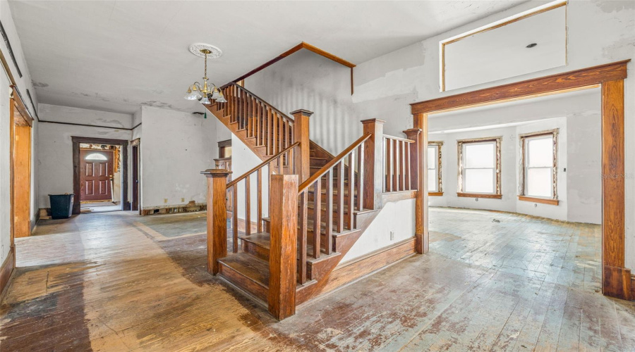 Tarpon Springs, Florida 34689, 4 Bedroom Bedrooms, ,3 Bathroombathrooms,Residential,For Sale,Division,0,Mfru8224317