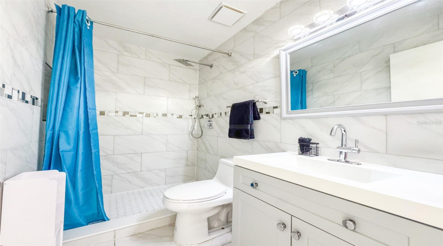 Lakeland, Florida 33801, 4 Bedroom Bedrooms, ,2 Bathroombathrooms,Residential,For Sale,Crystal Lake,0,Mfrl4958401