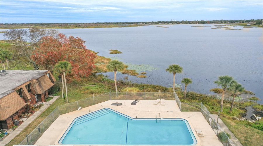 Lakeland, Florida 33801, 4 Bedroom Bedrooms, ,2 Bathroombathrooms,Residential,For Sale,Crystal Lake,0,Mfrl4958401