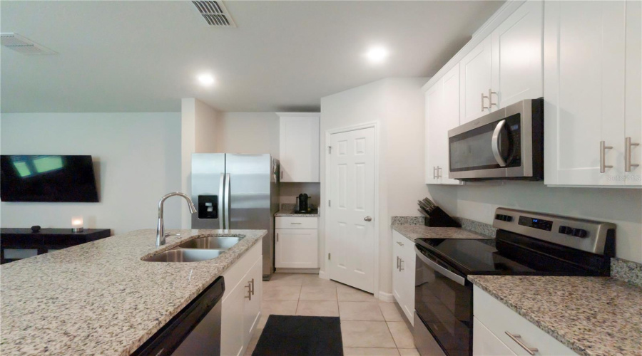 Casselberry, Florida 32707, 3 Bedroom Bedrooms, ,2 Bathroombathrooms,Residential,For Sale,Grand Rue,0,Mfro6433439