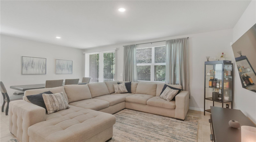 Casselberry, Florida 32707, 3 Bedroom Bedrooms, ,2 Bathroombathrooms,Residential,For Sale,Grand Rue,0,Mfro6433439
