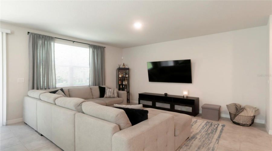 Casselberry, Florida 32707, 3 Bedroom Bedrooms, ,2 Bathroombathrooms,Residential,For Sale,Grand Rue,0,Mfro6433439