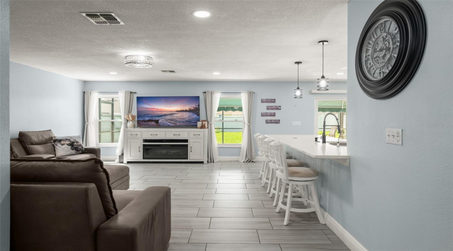 Orlando, Florida 32828, 5 Bedroom Bedrooms, ,2 Bathroombathrooms,Residential,For Sale,Sugargrove,0,Mfro6434914