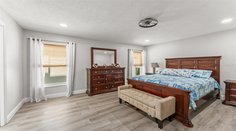 Orlando, Florida 32828, 5 Bedroom Bedrooms, ,2 Bathroombathrooms,Residential,For Sale,Sugargrove,0,Mfro6434914