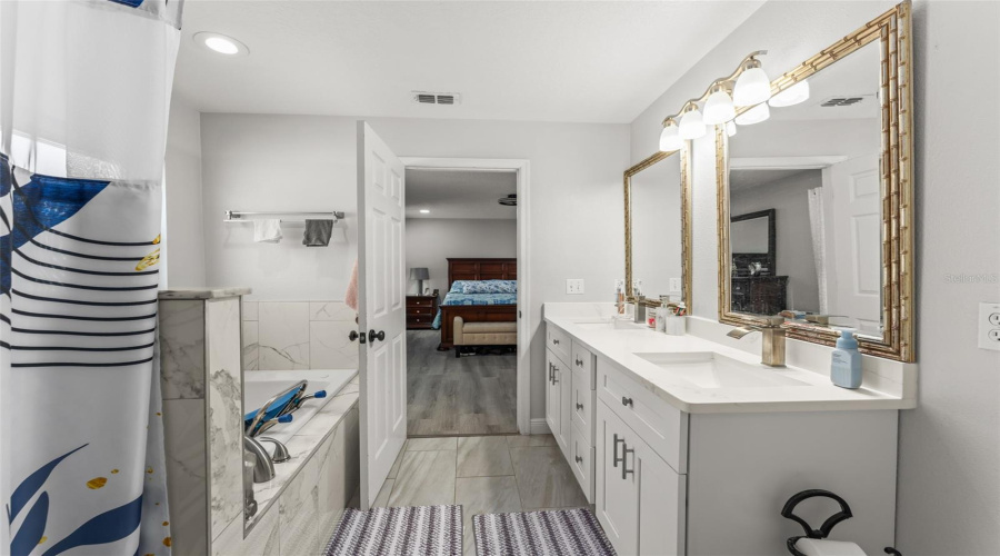 Orlando, Florida 32828, 5 Bedroom Bedrooms, ,2 Bathroombathrooms,Residential,For Sale,Sugargrove,0,Mfro6434914