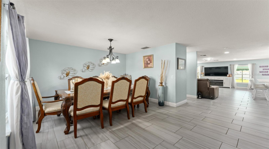 Orlando, Florida 32828, 5 Bedroom Bedrooms, ,2 Bathroombathrooms,Residential,For Sale,Sugargrove,0,Mfro6434914