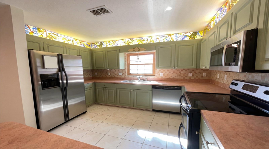 Dunnellon, Florida 34432, 3 Bedroom Bedrooms, ,2 Bathroombathrooms,Residential,For Sale,114Th,0,Mfro6384529
