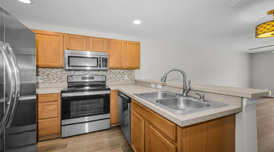 Tampa, Florida 33615, 3 Bedroom Bedrooms, ,2 Bathroombathrooms,Residential,For Sale,Sutton Terrace,0,Mfrtb8538413