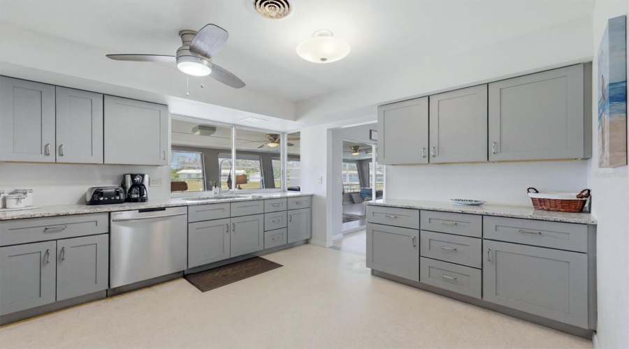 Englewood, Florida 34223, 2 Bedroom Bedrooms, ,2 Bathroombathrooms,Residential,For Sale,6Th,0,Mfrd6148024