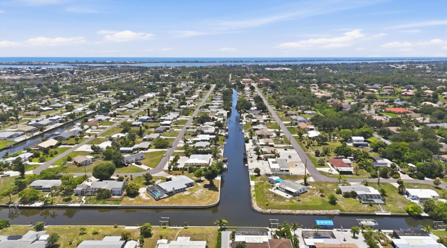 Englewood, Florida 34223, 2 Bedroom Bedrooms, ,2 Bathroombathrooms,Residential,For Sale,6Th,0,Mfrd6148024