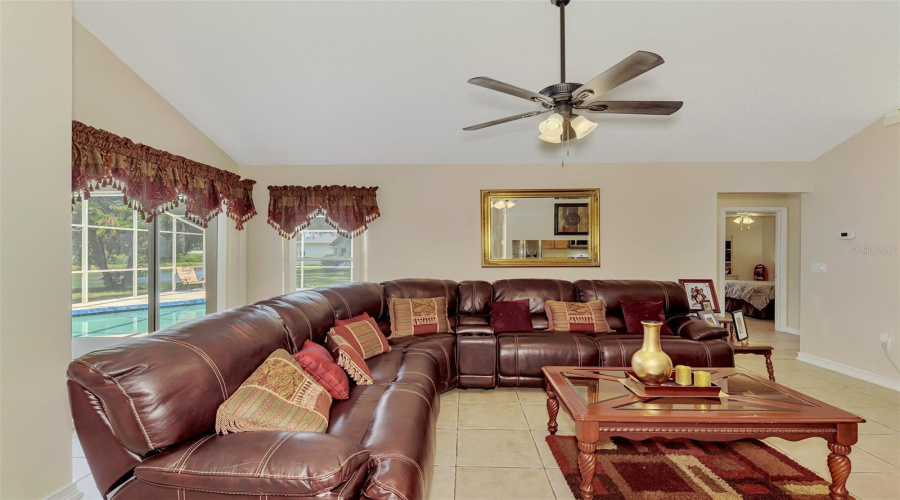 Sarasota, Florida 34243, 4 Bedroom Bedrooms, ,2 Bathroombathrooms,Residential,For Sale,77Th,0,Mfra4703540