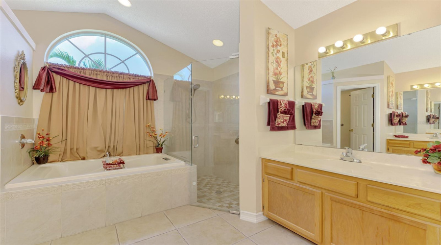 Sarasota, Florida 34243, 4 Bedroom Bedrooms, ,2 Bathroombathrooms,Residential,For Sale,77Th,0,Mfra4703540