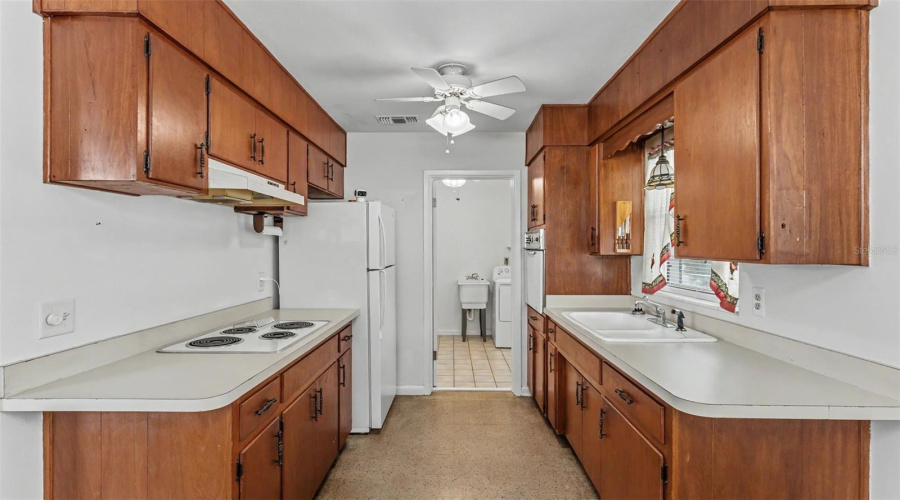 Winter Haven, Florida 33880, 3 Bedroom Bedrooms, ,1 Bathroombathrooms,Residential,For Sale,Roselawn,0,Mfrl4964561