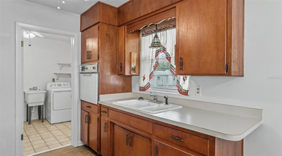 Winter Haven, Florida 33880, 3 Bedroom Bedrooms, ,1 Bathroombathrooms,Residential,For Sale,Roselawn,0,Mfrl4964561