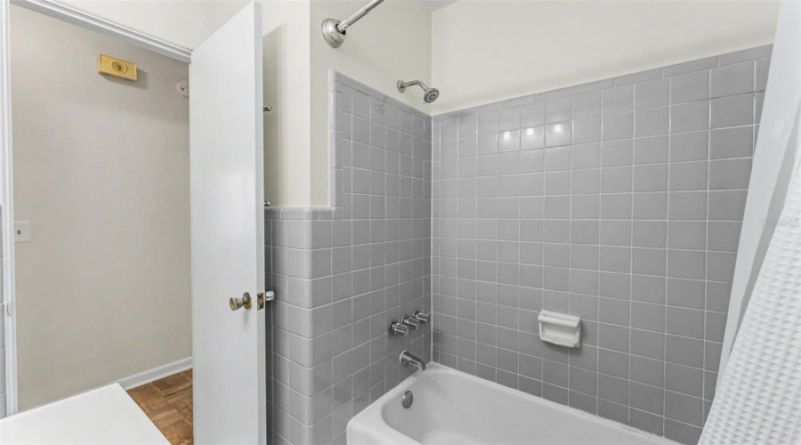 Winter Haven, Florida 33880, 3 Bedroom Bedrooms, ,1 Bathroombathrooms,Residential,For Sale,Roselawn,0,Mfrl4964561