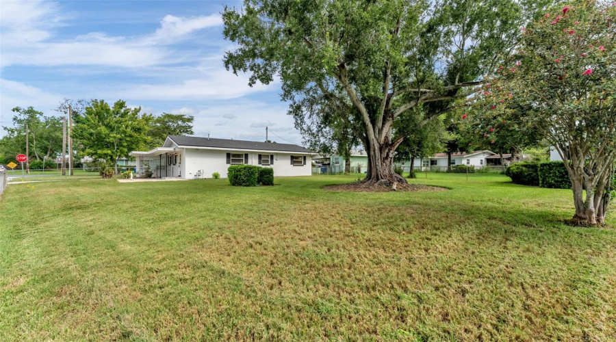Winter Haven, Florida 33880, 3 Bedroom Bedrooms, ,1 Bathroombathrooms,Residential,For Sale,Roselawn,0,Mfrl4964561