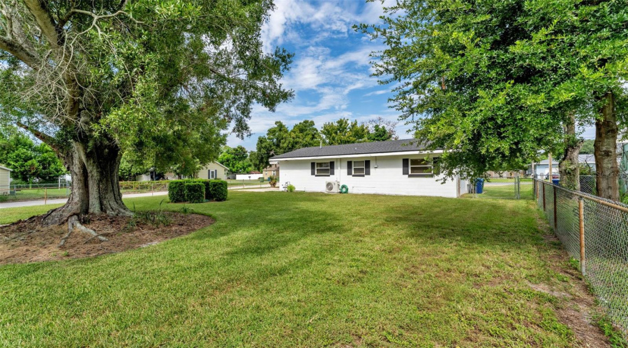 Winter Haven, Florida 33880, 3 Bedroom Bedrooms, ,1 Bathroombathrooms,Residential,For Sale,Roselawn,0,Mfrl4964561