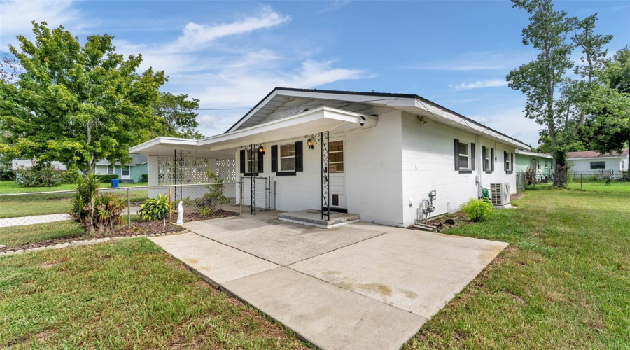 Winter Haven, Florida 33880, 3 Bedroom Bedrooms, ,1 Bathroombathrooms,Residential,For Sale,Roselawn,0,Mfrl4964561