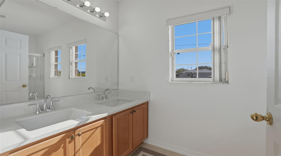 Kissimmee, Florida 34759, 3 Bedroom Bedrooms, ,2 Bathroombathrooms,Residential,For Sale,Cumberland,0,Mfro6384765