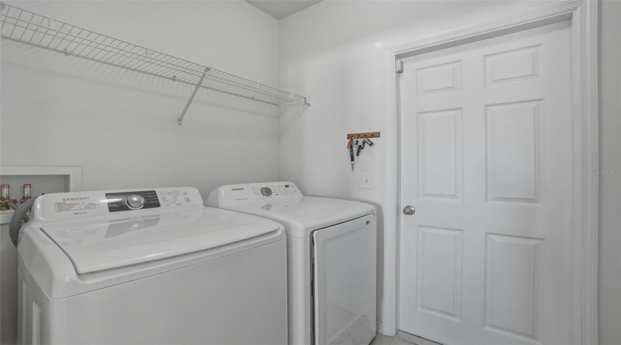 Kissimmee, Florida 34759, 3 Bedroom Bedrooms, ,2 Bathroombathrooms,Residential,For Sale,Cumberland,0,Mfro6384765