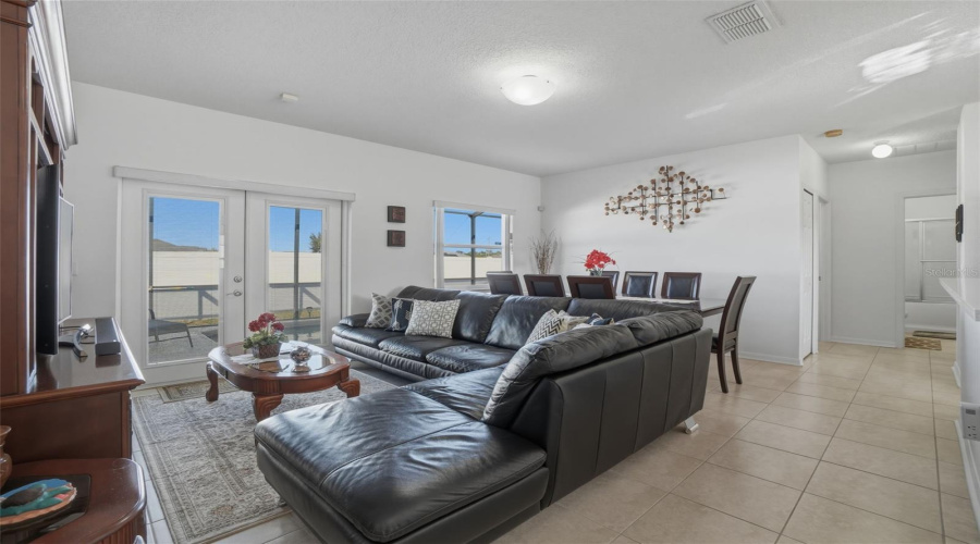 Kissimmee, Florida 34759, 3 Bedroom Bedrooms, ,2 Bathroombathrooms,Residential,For Sale,Cumberland,0,Mfro6384765