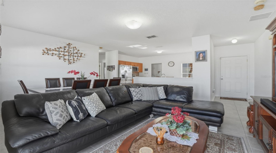 Kissimmee, Florida 34759, 3 Bedroom Bedrooms, ,2 Bathroombathrooms,Residential,For Sale,Cumberland,0,Mfro6384765