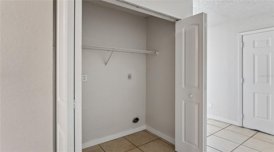 Tampa, Florida 33612, 4 Bedroom Bedrooms, ,2 Bathroombathrooms,Residential,For Sale,10Th,0,Mfrtb8536543