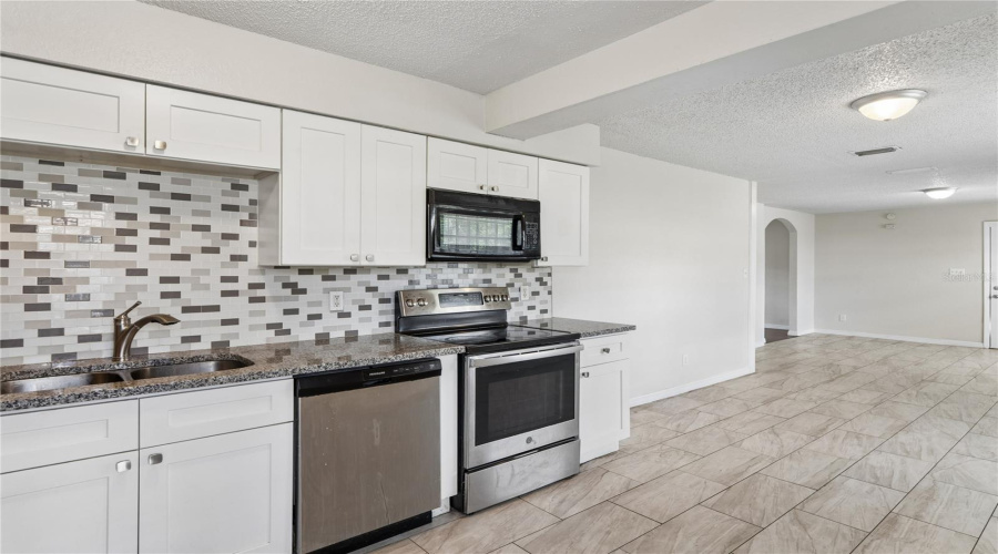 Tampa, Florida 33612, 4 Bedroom Bedrooms, ,2 Bathroombathrooms,Residential,For Sale,10Th,0,Mfrtb8536543