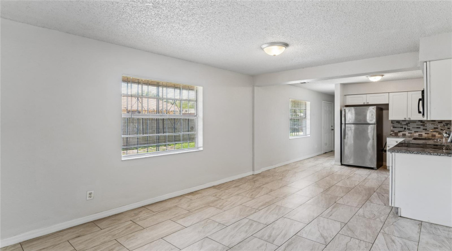 Tampa, Florida 33612, 4 Bedroom Bedrooms, ,2 Bathroombathrooms,Residential,For Sale,10Th,0,Mfrtb8536543